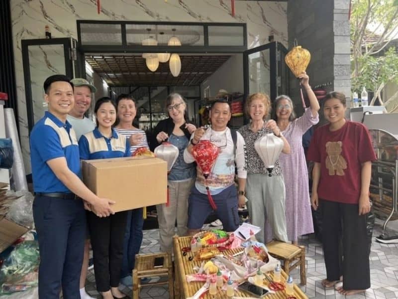 vi sao hang handmade hoi an duoc nhieu khach nuoc ngoai ua chuong 6